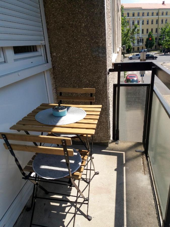 Aweshome City Apartment - 3 Bedrooms And Free Parking Debrecen Bagian luar foto