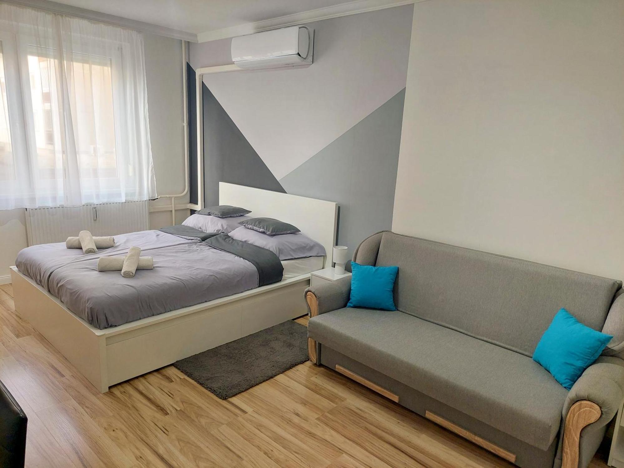 Aweshome City Apartment - 3 Bedrooms And Free Parking Debrecen Bagian luar foto