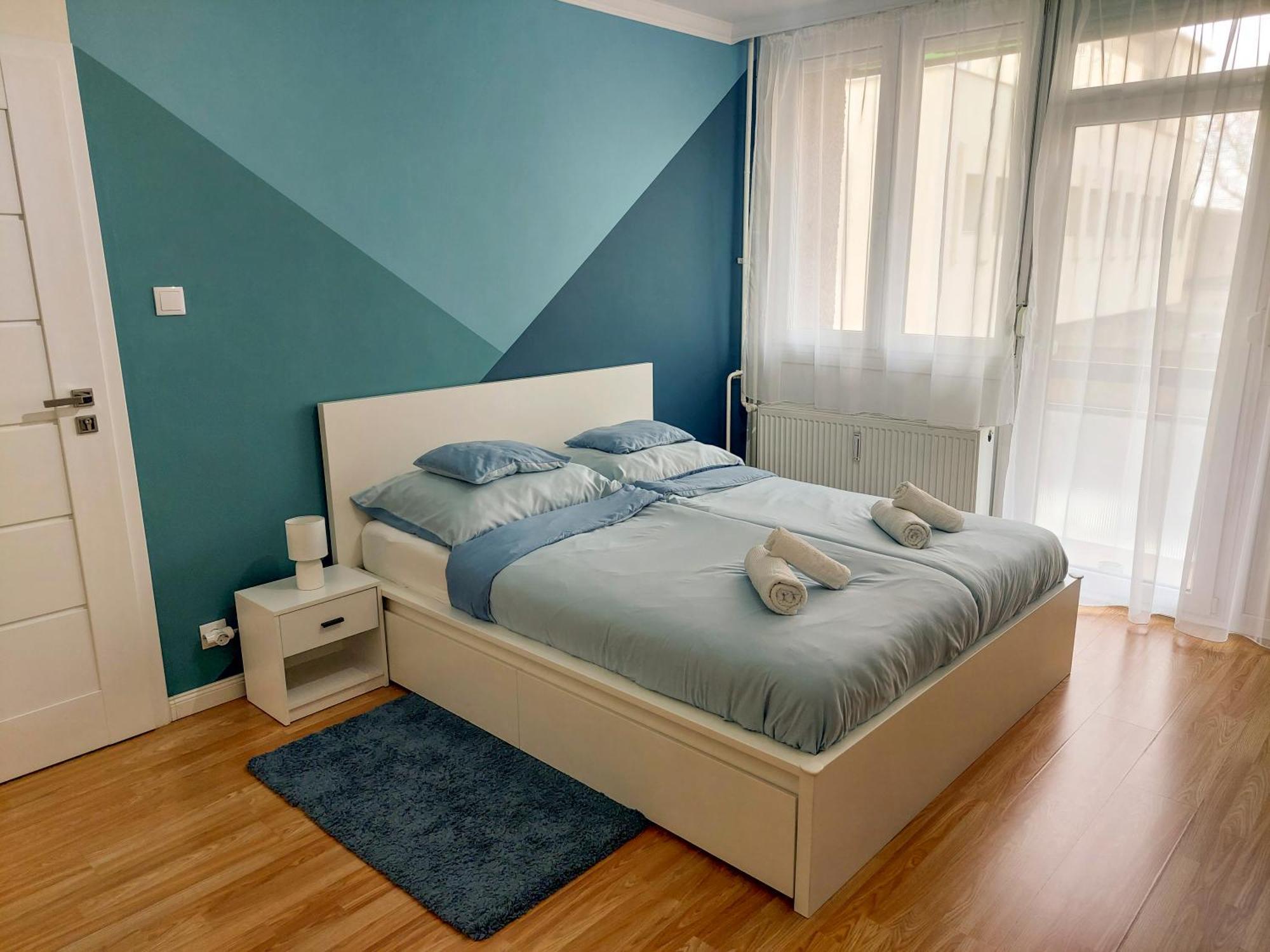 Aweshome City Apartment - 3 Bedrooms And Free Parking Debrecen Bagian luar foto