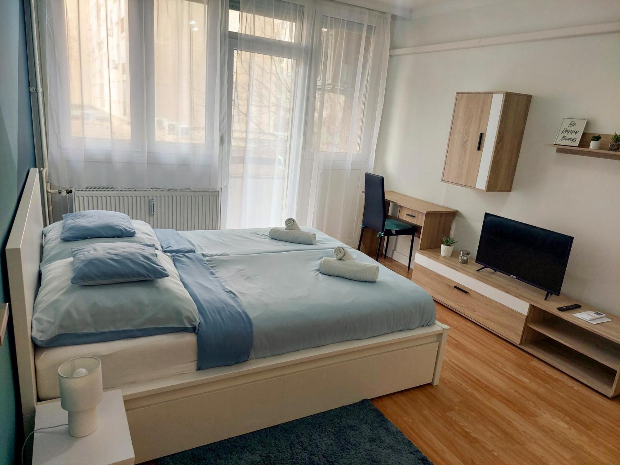 Aweshome City Apartment - 3 Bedrooms And Free Parking Debrecen Bagian luar foto