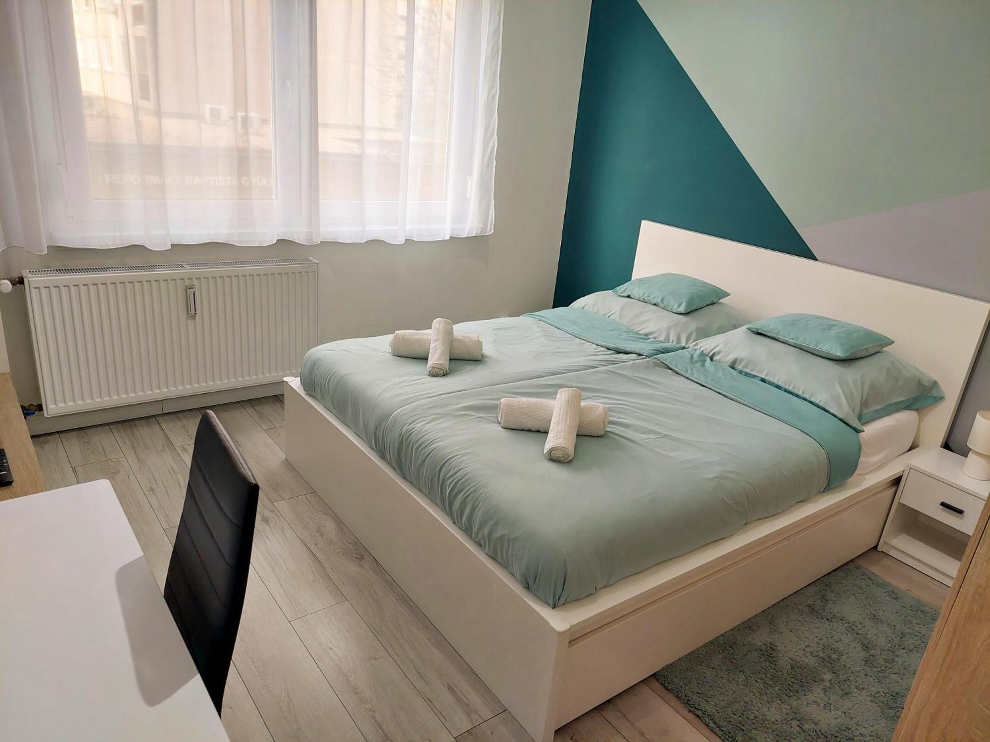 Aweshome City Apartment - 3 Bedrooms And Free Parking Debrecen Bagian luar foto