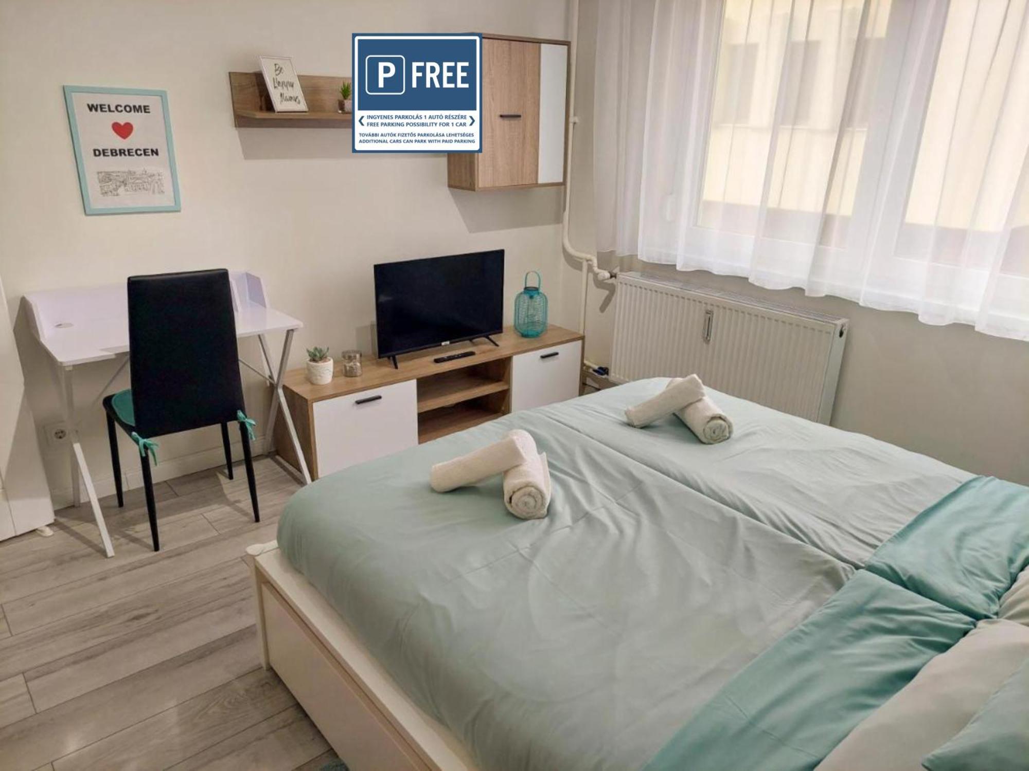 Aweshome City Apartment - 3 Bedrooms And Free Parking Debrecen Bagian luar foto